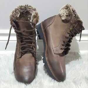 Rare Ultratex Banff Trail Soft Leather Lace up Hiking Boots with Fur lining